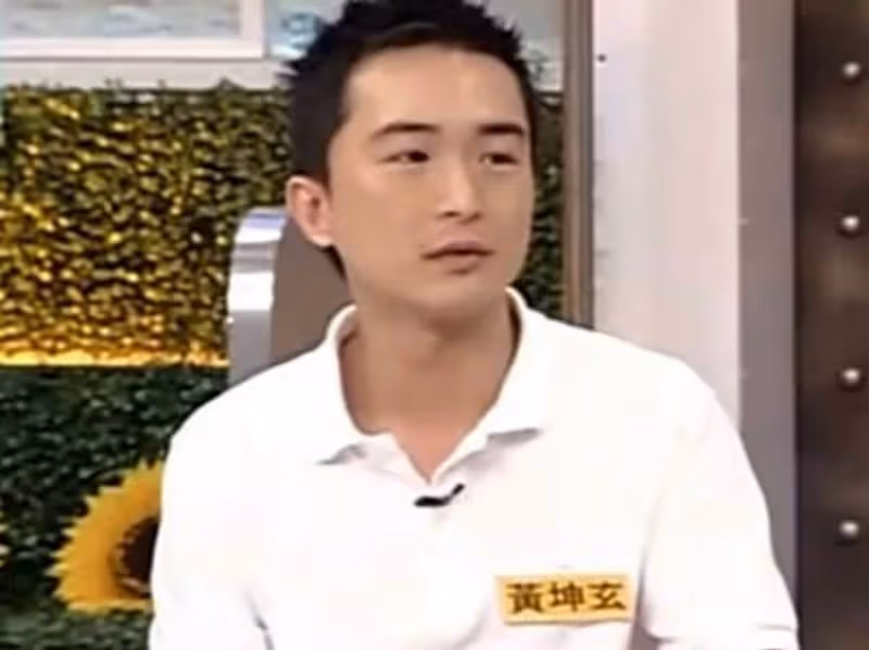 42歲童星關佩琳中年照曝光,笑容不似幼時靈氣,網友:模樣大變認不出