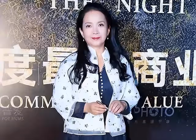 呂麗萍在美悼念安倍,兒子卻在國內撈金,網友呼籲封殺張博宇