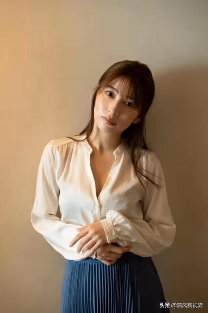 「日系系列」「令和最美」Body!日本頂級性感辣模:雪平莉左