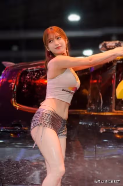 「日系系列」「令和最美」Body!日本頂級性感辣模：雪平莉左