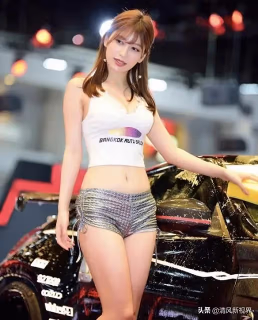 「日系系列」「令和最美」Body!日本頂級性感辣模：雪平莉左