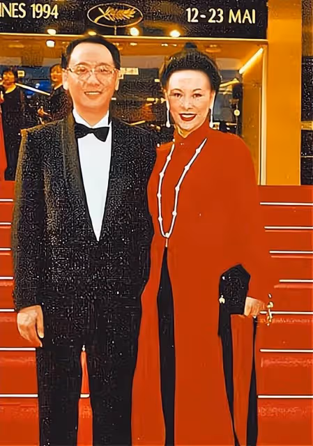 魅力女人徐楓，事業巔峰宣布結婚，事業低谷又遭家庭變故，夫離世一蹶不振，佛法度化才走出：人生真要看得開