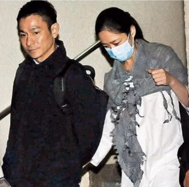名門出身甘願被藏22年！46歲冒險為劉德華生子，「天王嫂朱麗倩」的深情，連華仔都說：她愛我，比我愛自己更多