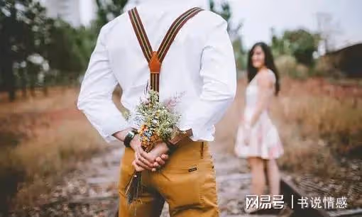 妻子借錢養兒子,丈夫卻把工資卡上交給父母:我不會幫別人養兒子