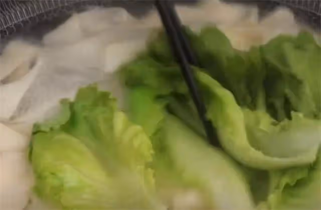 麵粉別蒸饅頭了,教你夏日懶人新做法,比包子簡單,比餡餅好吃