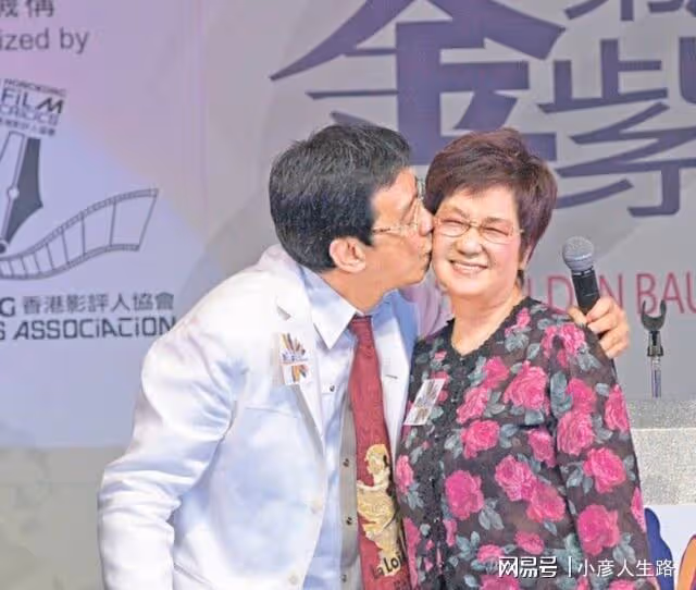 演員胡楓：與妻子雙向奔赴59年，妻子因病去世，他的堅持讓人淚目