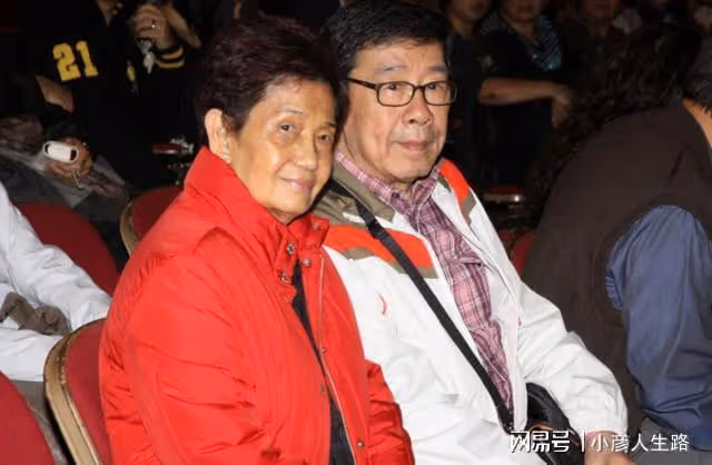 演員胡楓：與妻子雙向奔赴59年，妻子因病去世，他的堅持讓人淚目