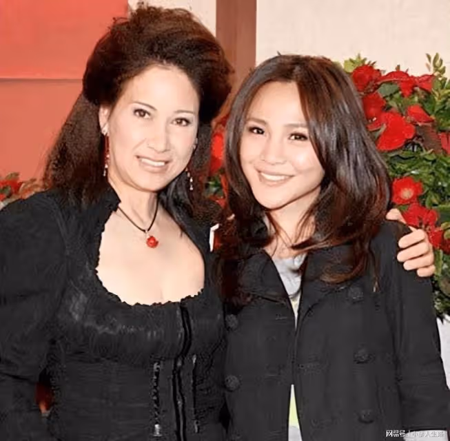 歌手甄妮：30歲喪夫，4年後為亡夫生下一女，如今69歲仍無法忘懷
