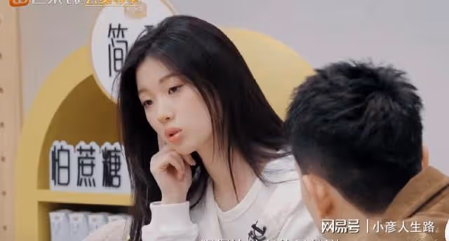 李克勤暖心提攜魔動閃霸,單依純戲腔幫唱,畫龍點睛很有畫面感