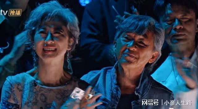 李克勤暖心提攜魔動閃霸,單依純戲腔幫唱,畫龍點睛很有畫面感