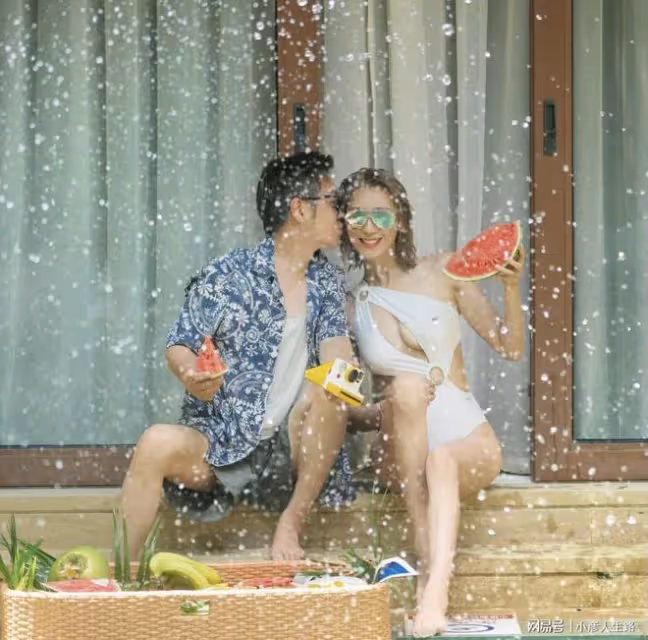 慶祝結婚11年!香港知名男星妻子曬泳裝照,網友直呼:九頭身美女