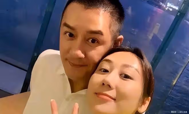 慶祝結婚11年!香港知名男星妻子曬泳裝照,網友直呼:九頭身美女