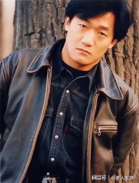 59歲男星謝東為兒子慶生!父子相差55歲,過平淡生活很幸福