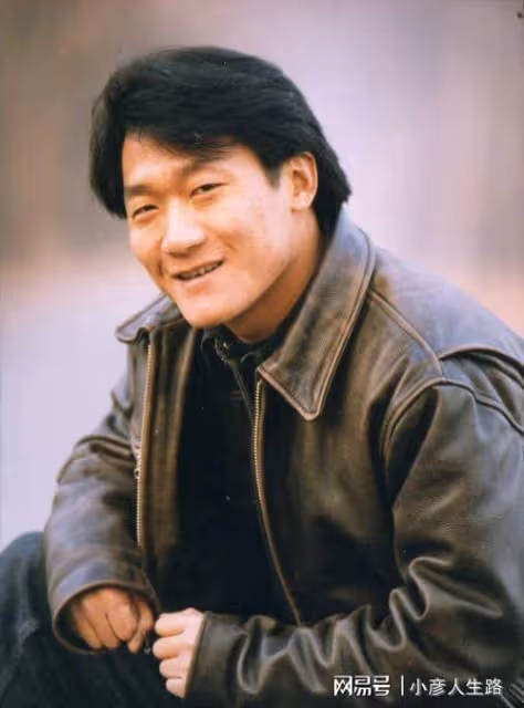 59歲男星謝東為兒子慶生!父子相差55歲,過平淡生活很幸福