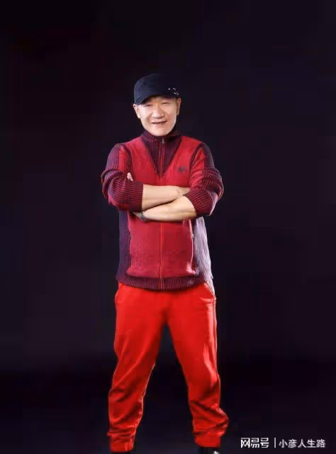 59歲男星謝東為兒子慶生!父子相差55歲,過平淡生活很幸福