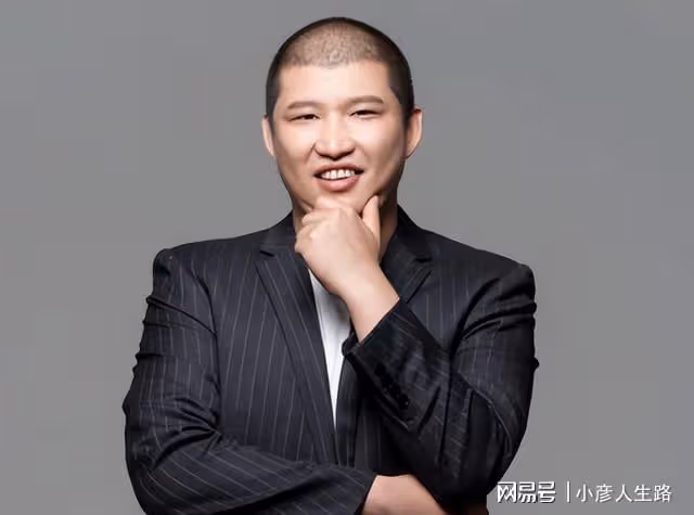 網紅二驢怒懟各大「八卦主播」,放話:再黑我,就讓你們被封殺