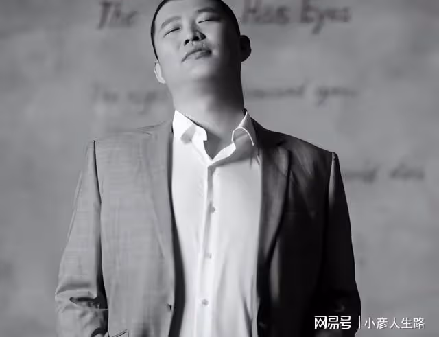 網紅二驢怒懟各大「八卦主播」,放話:再黑我,就讓你們被封殺