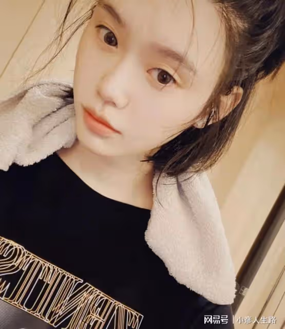 奚夢瑤久違曬健身美照，倒立下腰一展迷人身姿，細腰長腿搶鏡