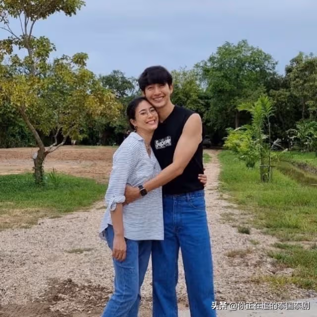 Push和Jui 正式公布了寶寶性別，Jui圓潤見孕肚