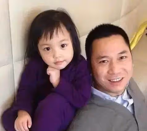 趙薇11歲女兒長成大姑娘了!繼承媽媽的大眼睛清純可愛,網友:還有一張初戀臉?