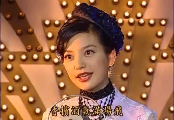 趙薇11歲女兒長成大姑娘了!繼承媽媽的大眼睛清純可愛,網友:還有一張初戀臉?
