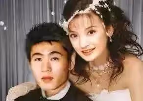 趙薇11歲女兒長成大姑娘了!繼承媽媽的大眼睛清純可愛,網友:還有一張初戀臉?