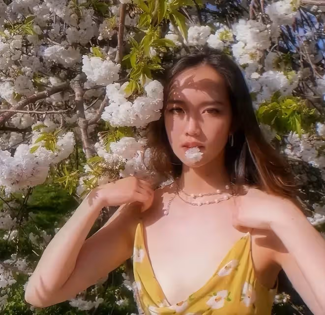 駱達華女兒長得真驚艷！一襲碎花裙身材不輸模特，和爸爸五官很像，網友：星范十足