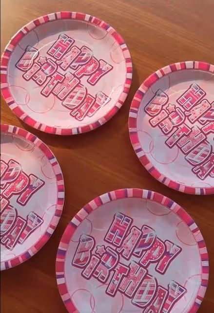 黎姿公開11歲雙胞胎女兒靚照!左擁右抱超幸福,母女三人同框超溫馨