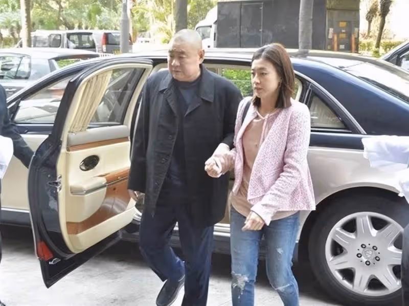 除了林青霞收老公9億別墅 ,港圈中幾位闊太也收了老公的厚禮,網友:都是「人生勝利組」