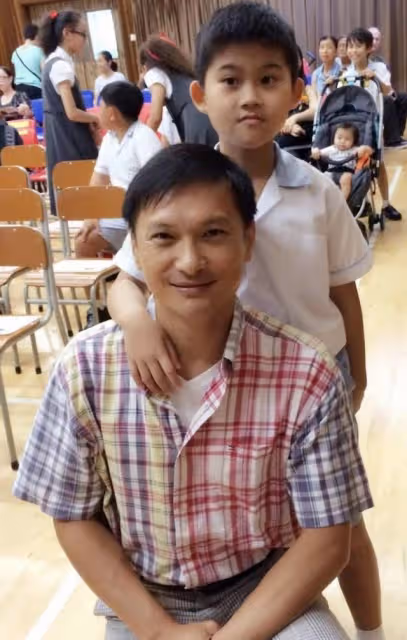 TVB前當家小生近況曝光!或廣州紮根已買房,自閉症兒子情況好轉