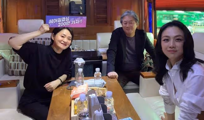 湯唯42歲凍齡近照超美 被他求婚親吐：我還沒有做分手的決心