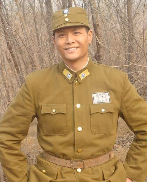 對中國充滿尊重和敬仰的日本人,讓女兒加入中國國籍,被日本人譴責和毆打