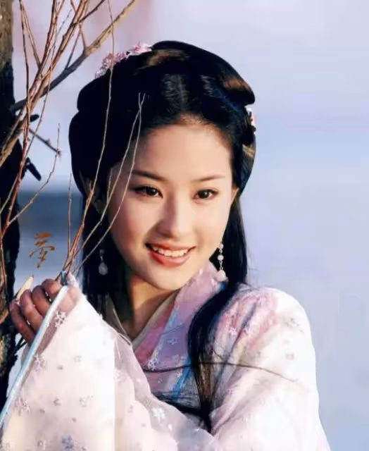 劉亦菲片場花絮曝光!張手亂揮,嬌嗔撒嬌真的好可愛