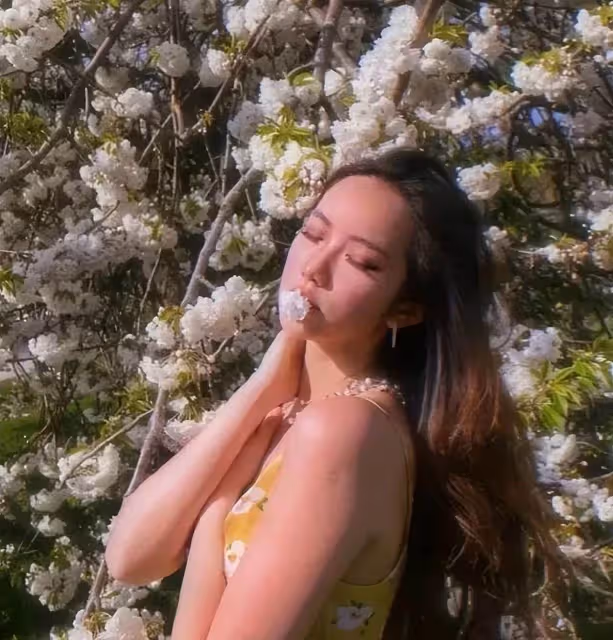 駱達華女兒長得真驚艷!一襲碎花裙身材不輸模特,和爸爸五官很像,網友:星范十足!