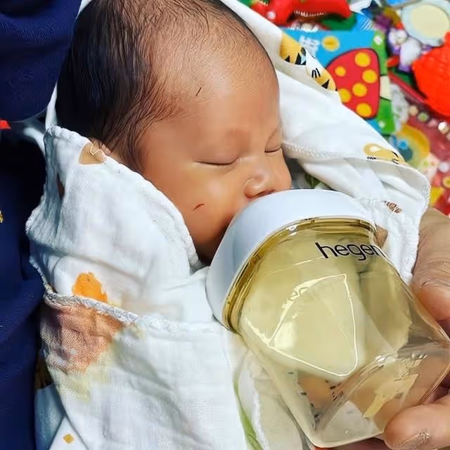 知名港星三胎早產一個月!寶寶皮膚蠟黃健康欠佳,喝奶都要吐一半