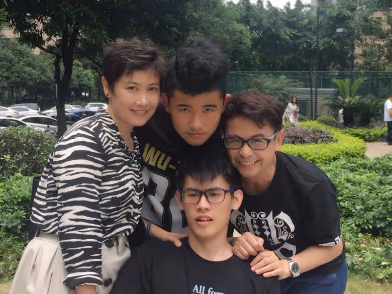 長子患罕見病...幼子讀英國名牌大學　黃一山年花逾千萬養兒