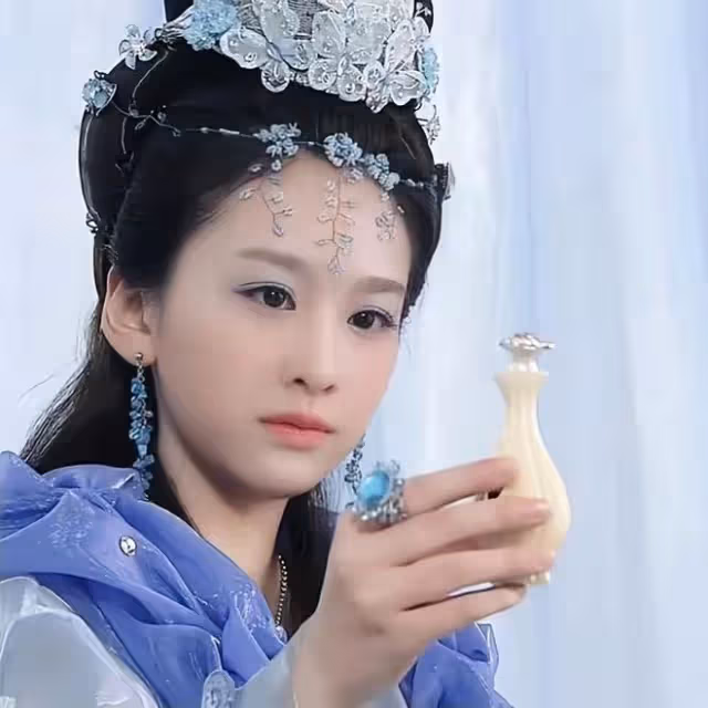 收視女王退圈4年罕曝近照!背200多元包打扮性感,身材發福認不出