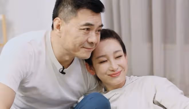 「同年不同臉」的9位明星,有人鮮嫩似少年,有人蒼老如大爺