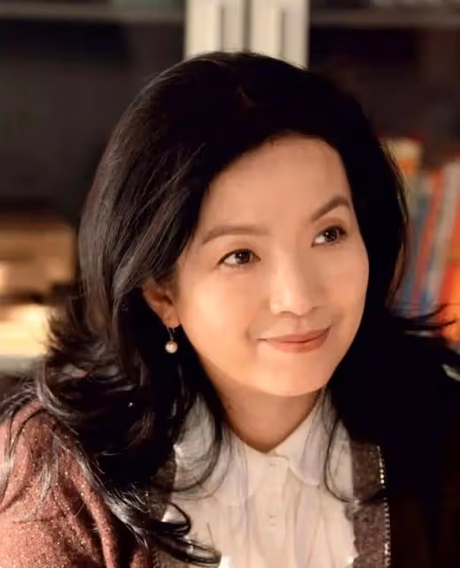 老戲骨呂麗萍發文悼念安倍,引發巨大爭議,真實面目暴露無遺