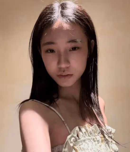 小S14歲的女兒化身「小廚娘」!化妝燙髪打扮成熟,越來越有明星范❤