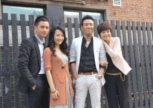相守30年!窮小子18歲愛上了鄰家女「從零拚到有」不離棄 成名後鬧緋聞「不負糟糠妻恩」讓太太很放心