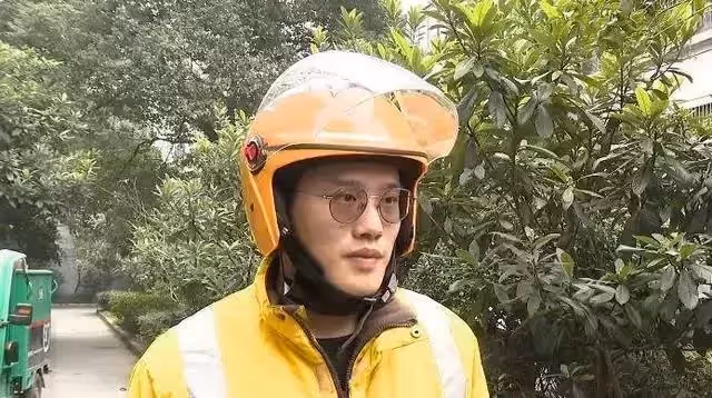 妳慢慢吃沒關係,女子癱瘓在床外送員送餐到家還幫打掃,百名外送員接力照顧,堅持3年看哭網友