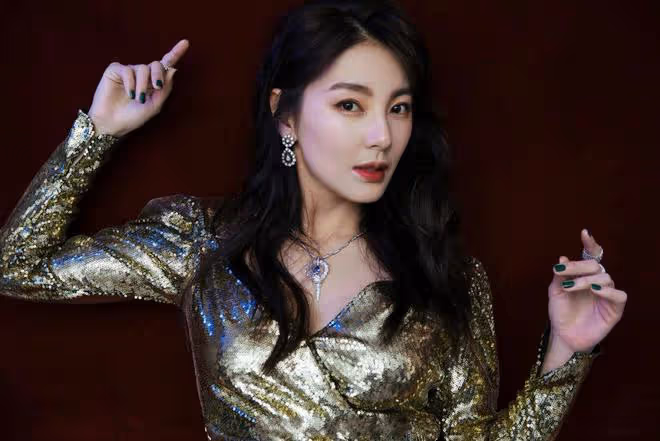 存款百萬心很慌,住著豪宅求關愛,這6位賣慘的明星太打臉了
