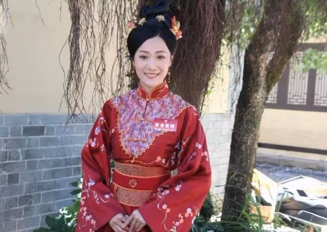 拍戲熱到瘦5磅!TVB小花慶幸豐滿上圍沒縮水,曾因偷食人夫引熱議