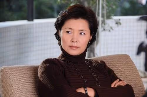 兒媳，我兒要工作，你辭職回家照顧我，婆婆逼高薪兒媳辭職，兒媳的做法婆婆慌了