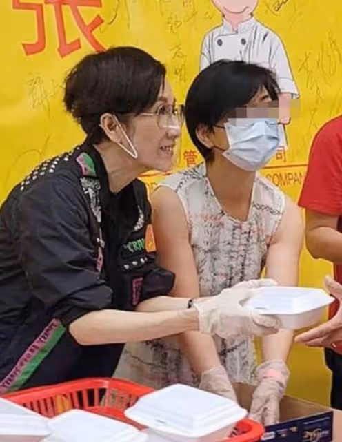 瘦成皮包骨、青筋凸出,8位脫相式衰老的女星,今昔對比差距大