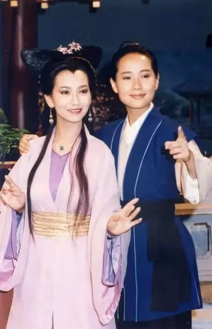 瘦成皮包骨、青筋凸出,8位脫相式衰老的女星,今昔對比差距大
