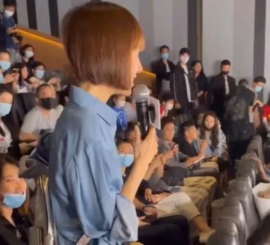 瘦成皮包骨、青筋凸出,8位脫相式衰老的女星,今昔對比差距大