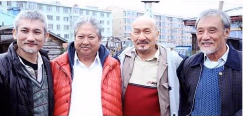 76歲「光頭佬」麥嘉近況,現身商演環境簡陋顯辛酸,炒樓炒股輸光家產不言棄:擊不垮你的,會讓你更強大