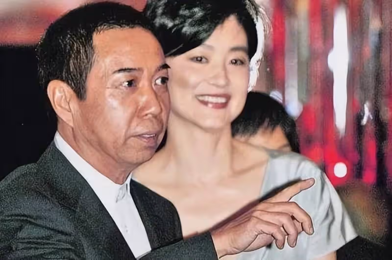 林青霞稱在香港拍戲很寂寞,感覺在荒島上,和老公認識半年就結婚